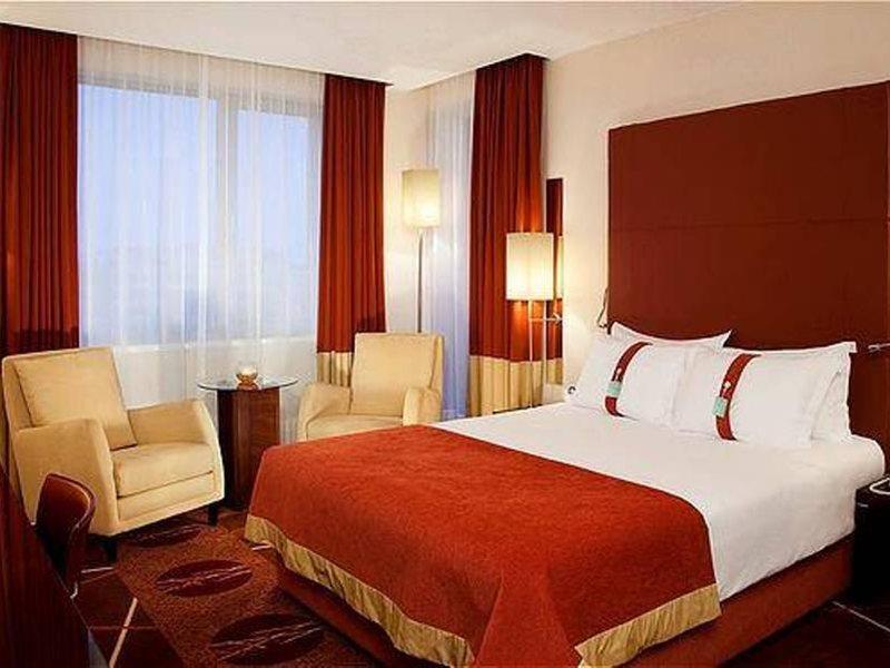 Hotel Crowne Plaza Sofia By Ihg Exterior foto