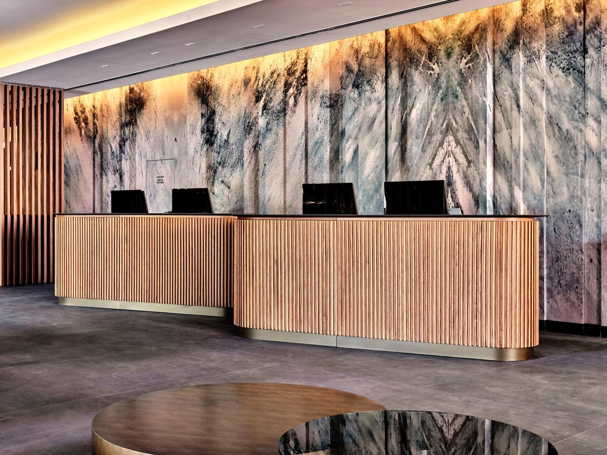 Hotel Crowne Plaza Sofia By Ihg Exterior foto