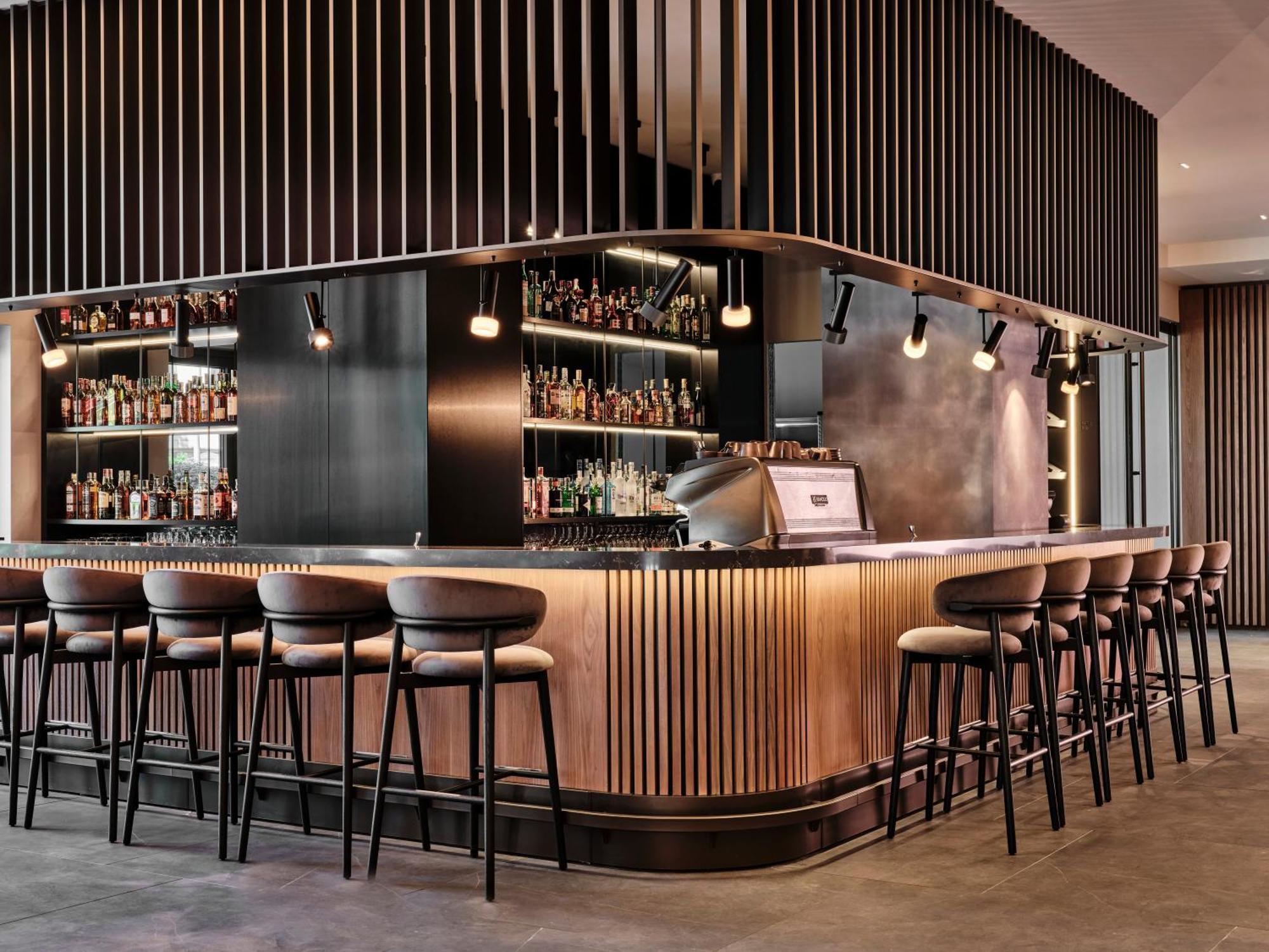 Hotel Crowne Plaza Sofia By Ihg Exterior foto
