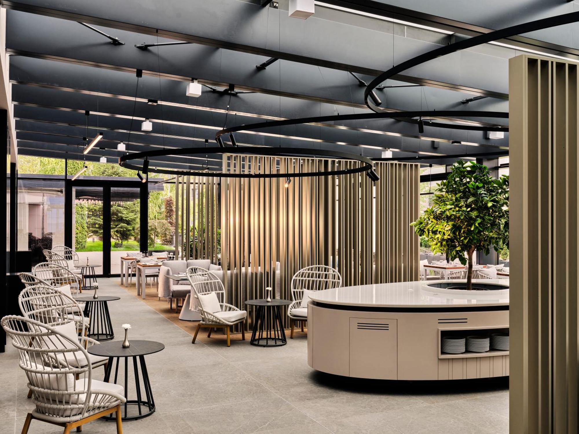 Hotel Crowne Plaza Sofia By Ihg Exterior foto