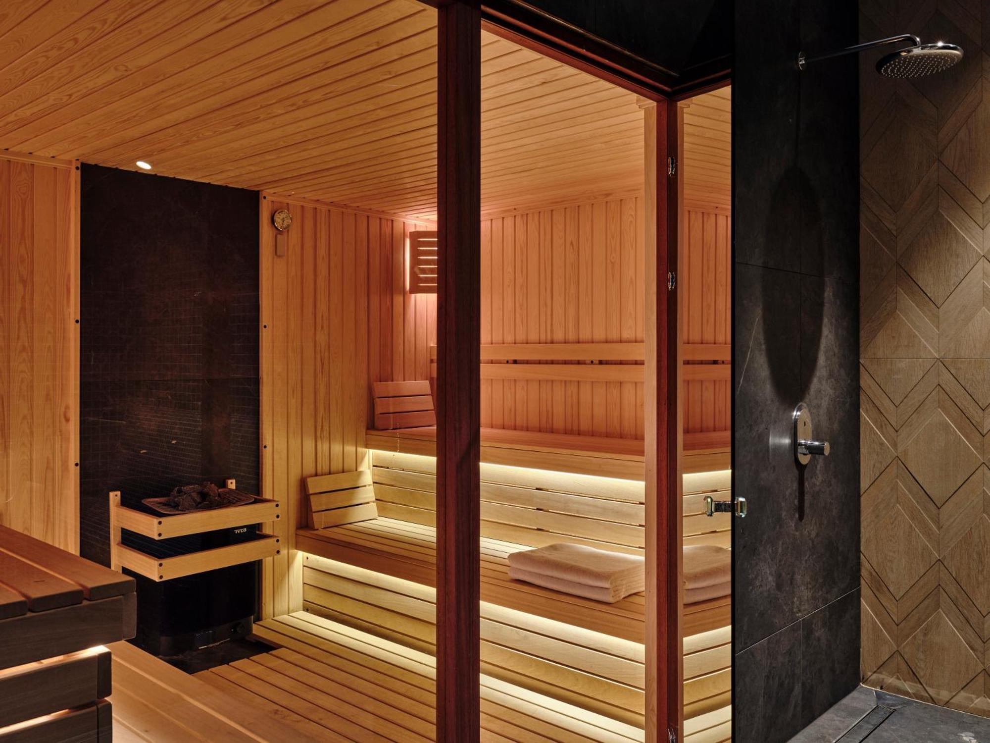 Hotel Crowne Plaza Sofia By Ihg Exterior foto
