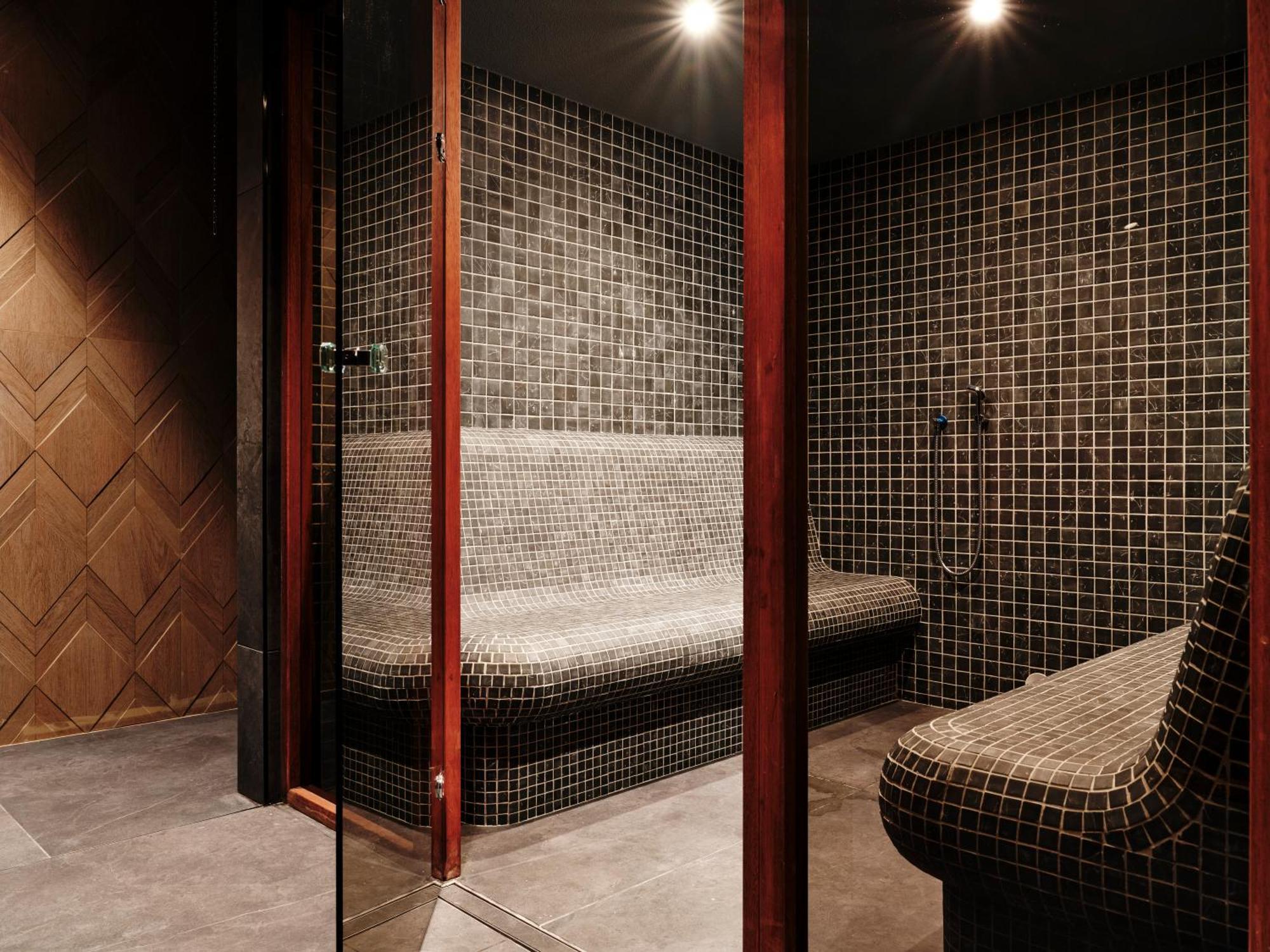 Hotel Crowne Plaza Sofia By Ihg Exterior foto