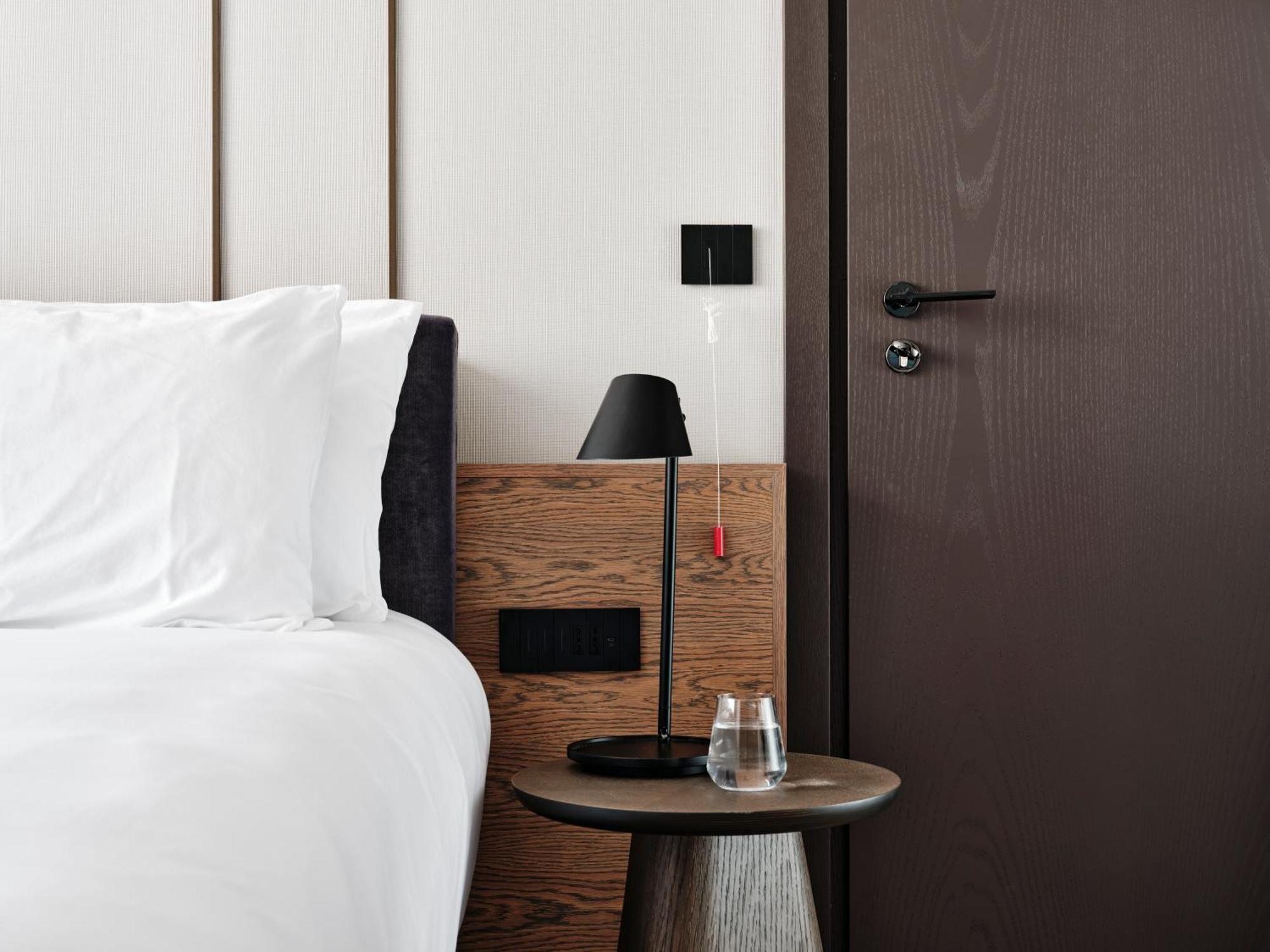 Hotel Crowne Plaza Sofia By Ihg Exterior foto