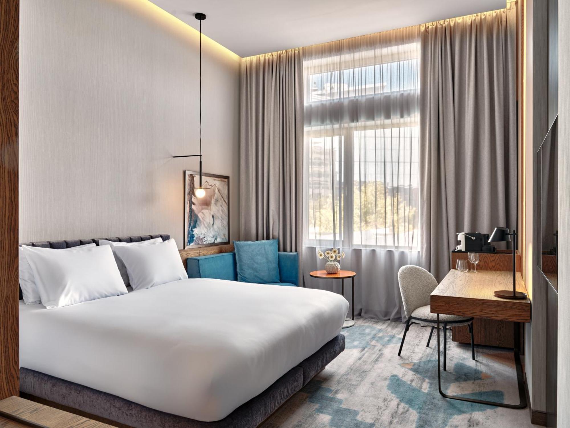 Hotel Crowne Plaza Sofia By Ihg Exterior foto