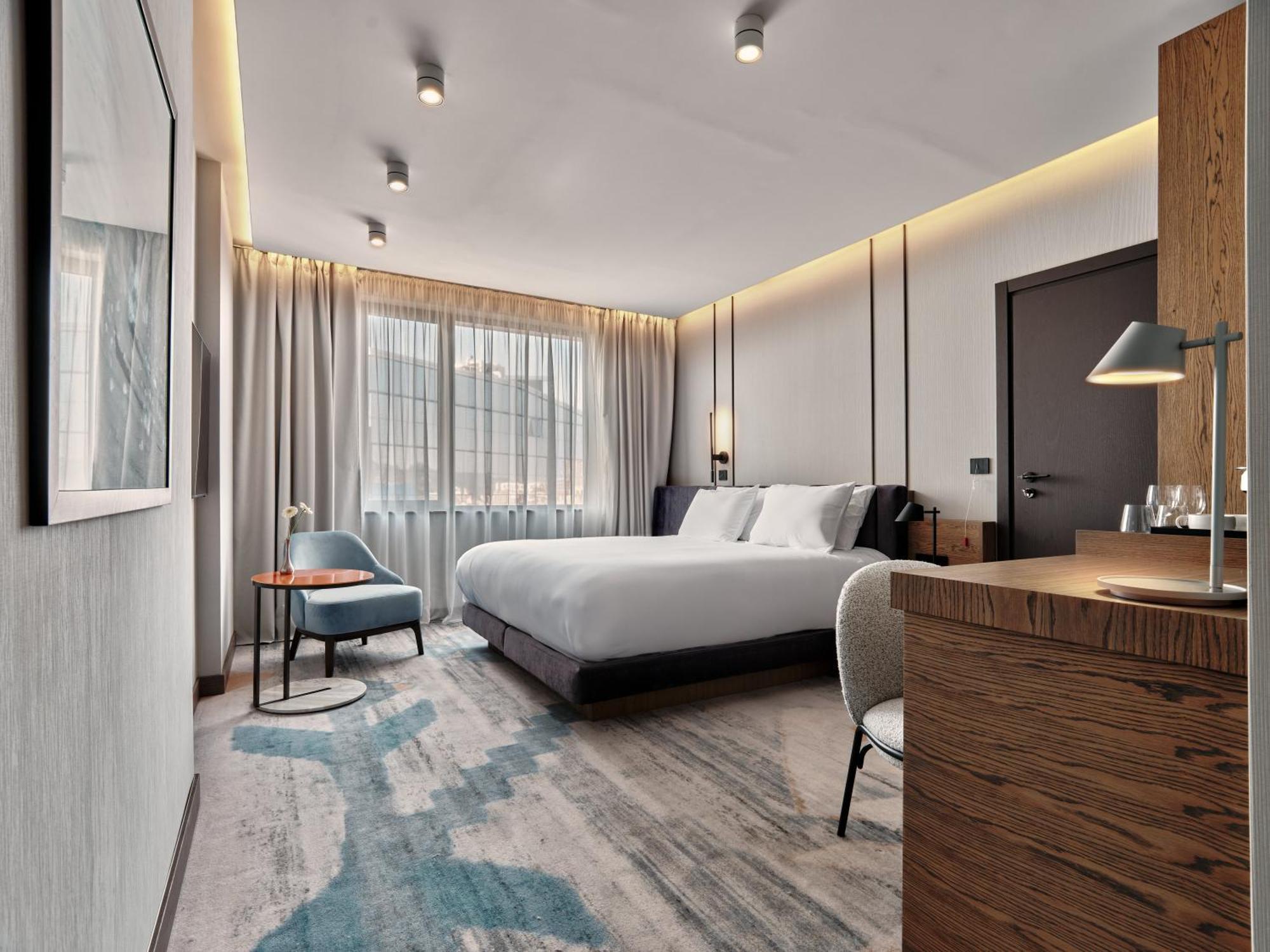 Hotel Crowne Plaza Sofia By Ihg Exterior foto