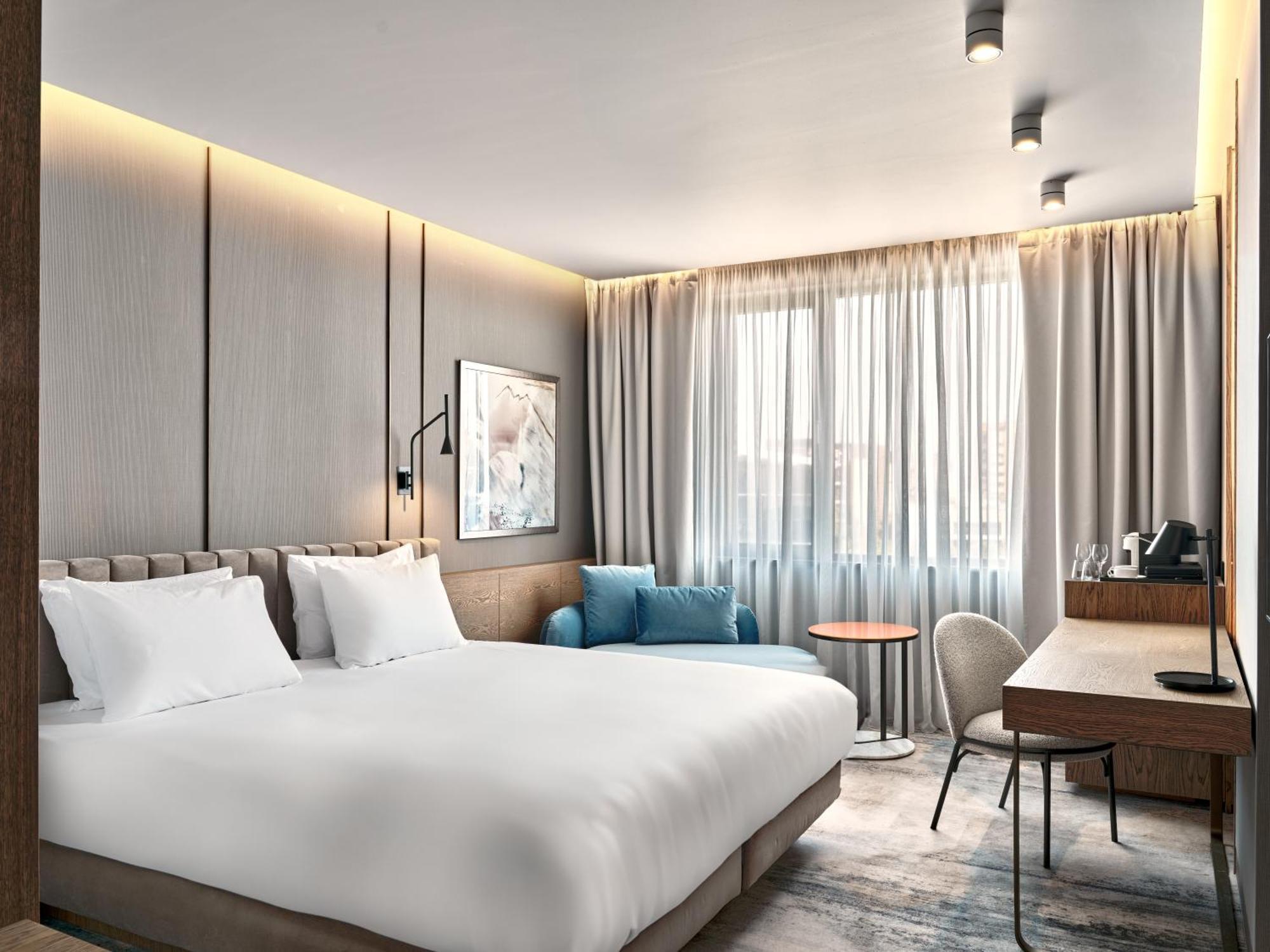 Hotel Crowne Plaza Sofia By Ihg Exterior foto