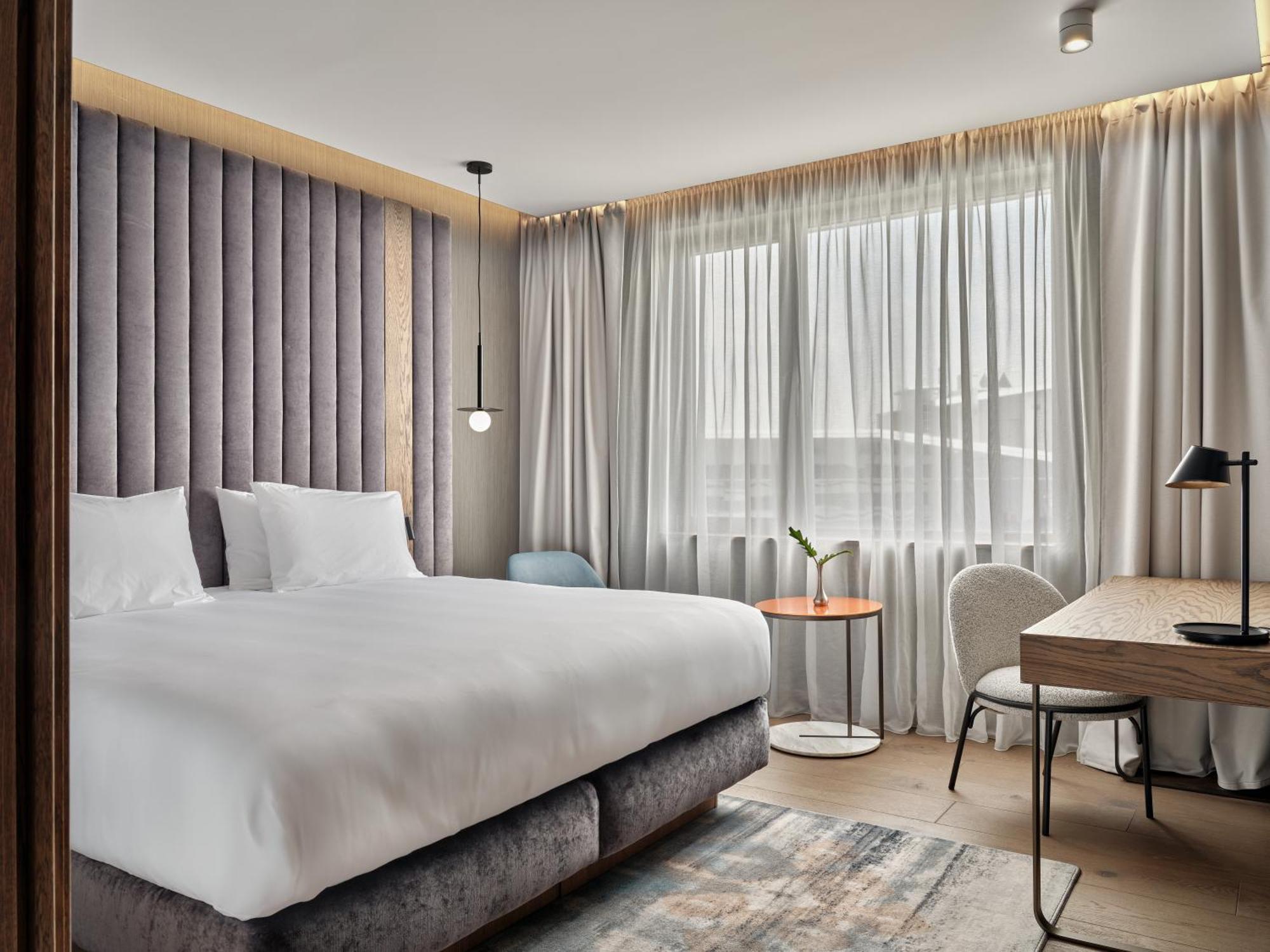 Hotel Crowne Plaza Sofia By Ihg Exterior foto