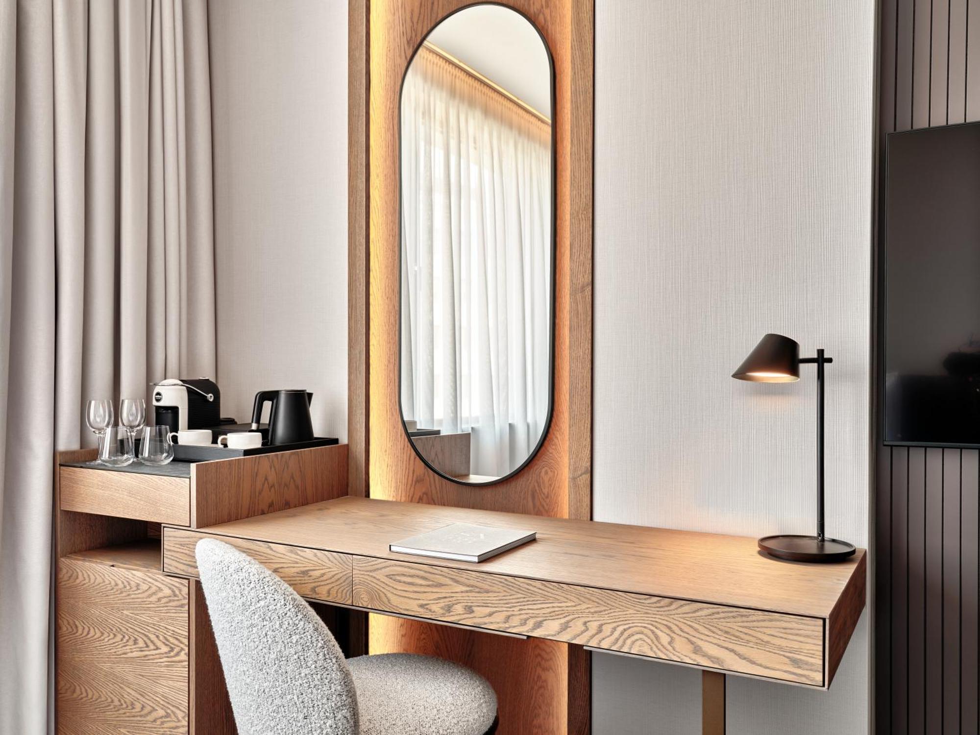 Hotel Crowne Plaza Sofia By Ihg Exterior foto