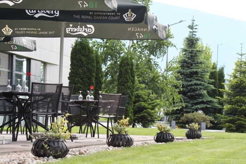 Hotel Crowne Plaza Sofia By Ihg Exterior foto